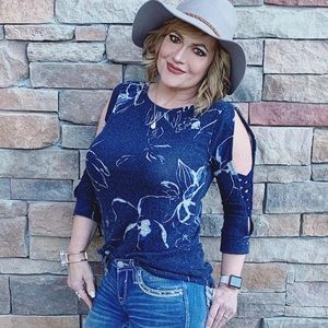 Super soft cold shoulder top